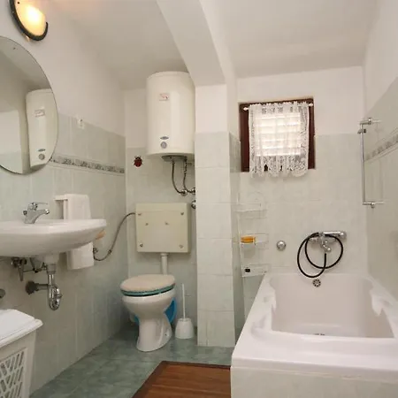 Apartment 6585a