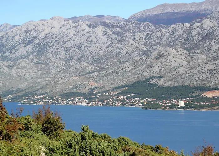 6585a * Starigrad Paklenica