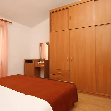 Starigrad 6585a Апартаменты Стариград-Пакленица