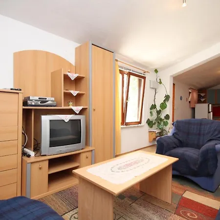 6585a Apartment